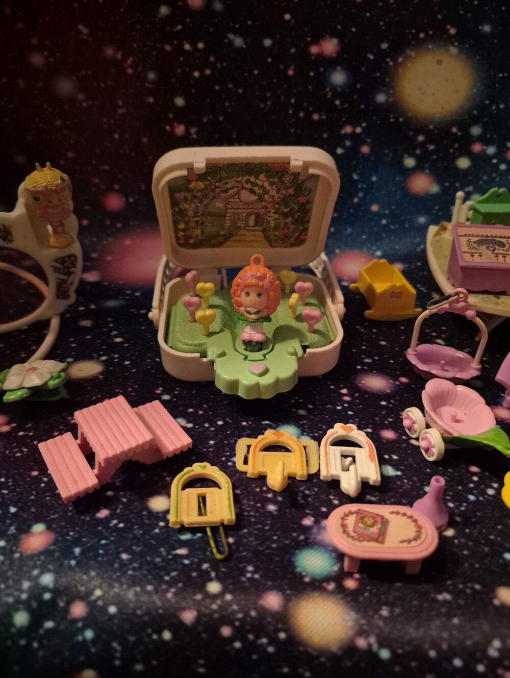 Vintage 1980s Charmkins Huge Mixed Lot β Windmill, Carrying Case, Purse, Etc.. - Picture 14 of 16